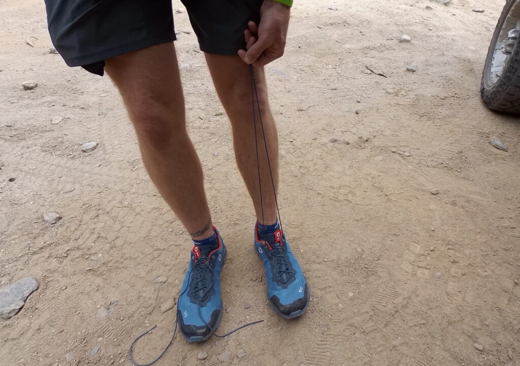 On Cloudventure Laces