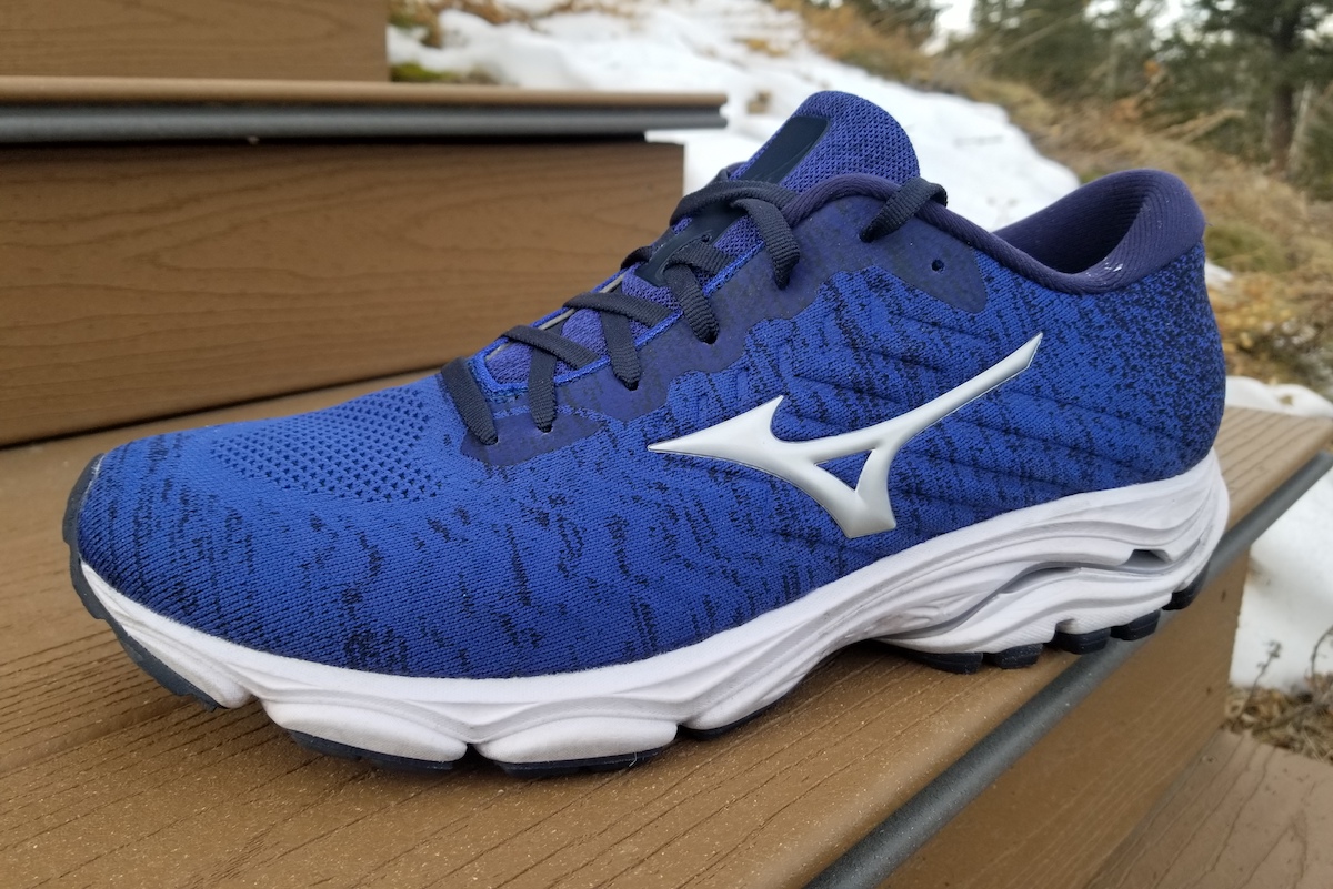 mizuno wave sneakers