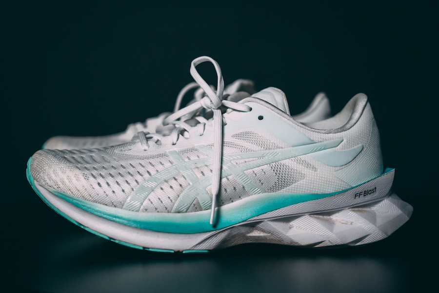 asics women's novablast running shoes