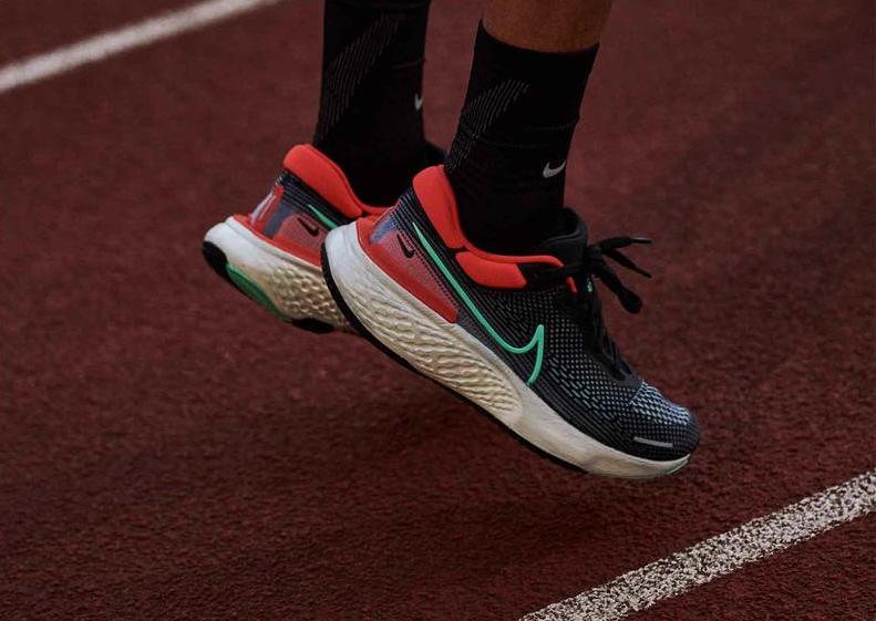 nike running zoom x