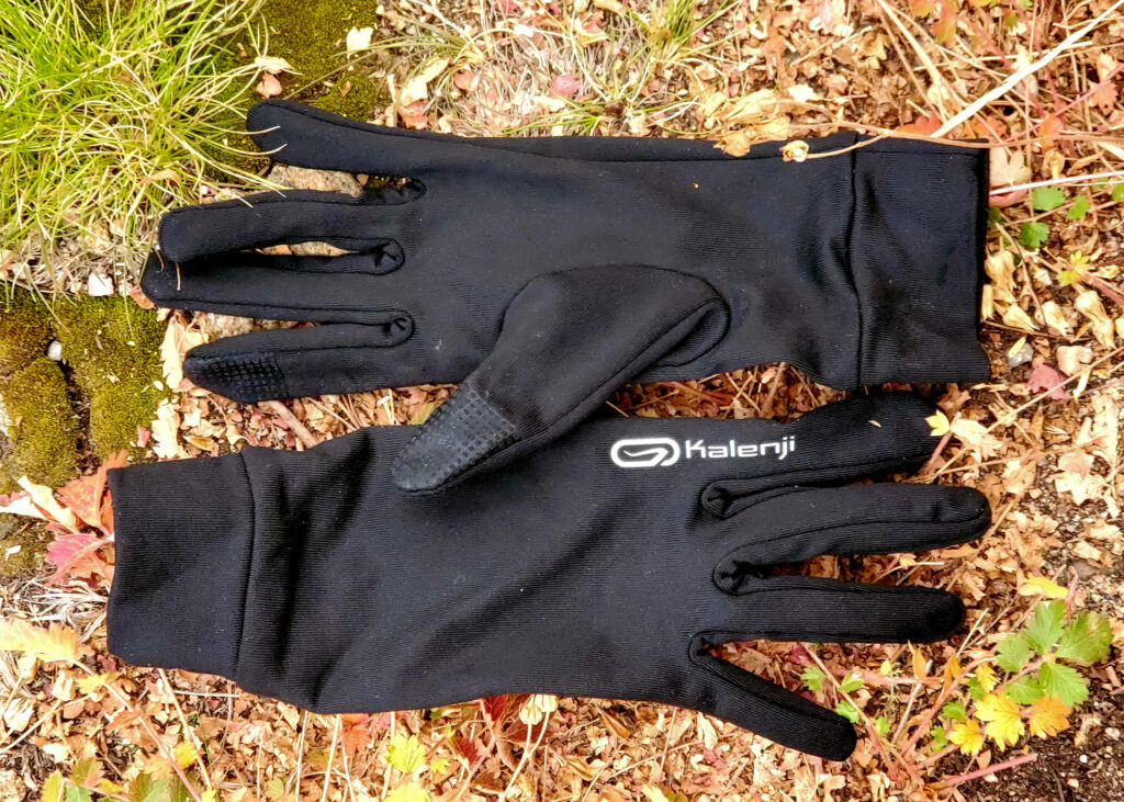 An image of the Decathlon Trail line Kalenji gloves