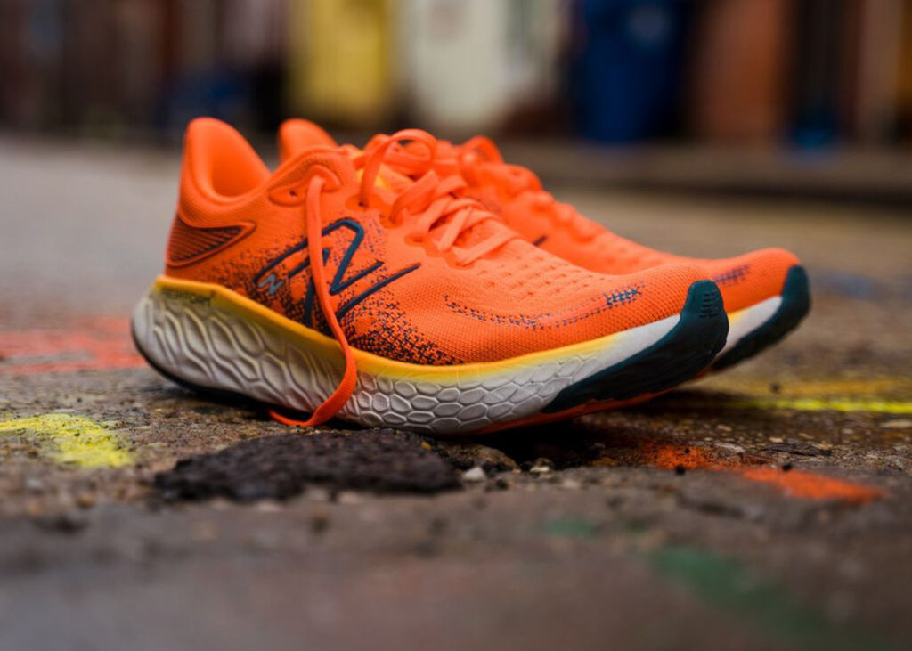wide foot running shoes mens