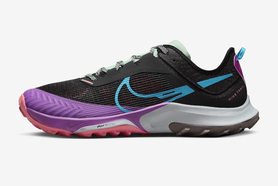 nike terra kiger 8 side view