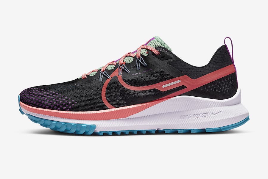 nike pegasus trail 4 side view